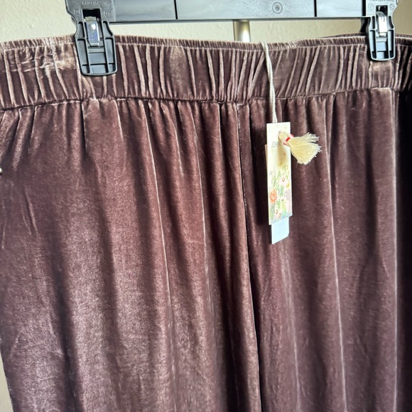 Johnny Was Chocolate Velvet Wide Leg Pants with Butterfly Details - Picture 7 of 9